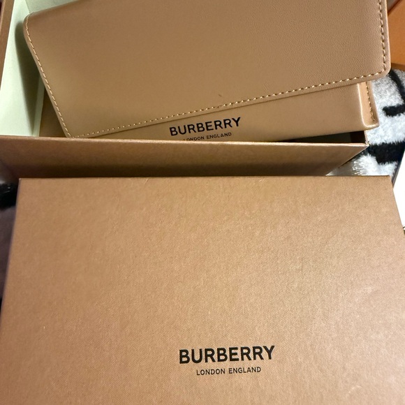 AUTHENTIC BURBERRY AVIATOR SUNGLASSES UNUSED main image 8